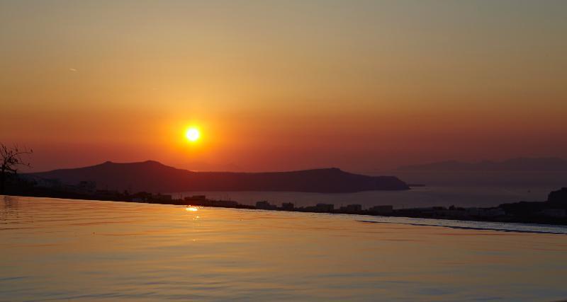 North Santorini A Luxury Spa Hotel Pýrgos Dış mekan fotoğraf