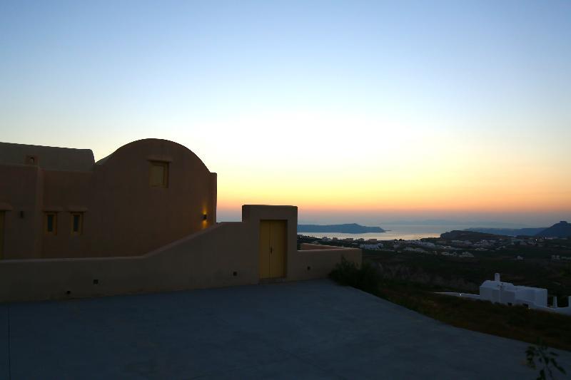North Santorini A Luxury Spa Hotel Pýrgos Dış mekan fotoğraf